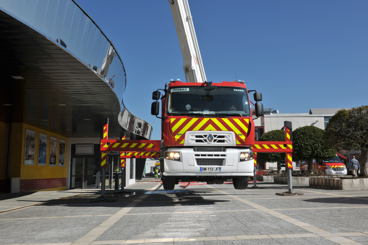 Magirus présente un camion de pompier au GNV