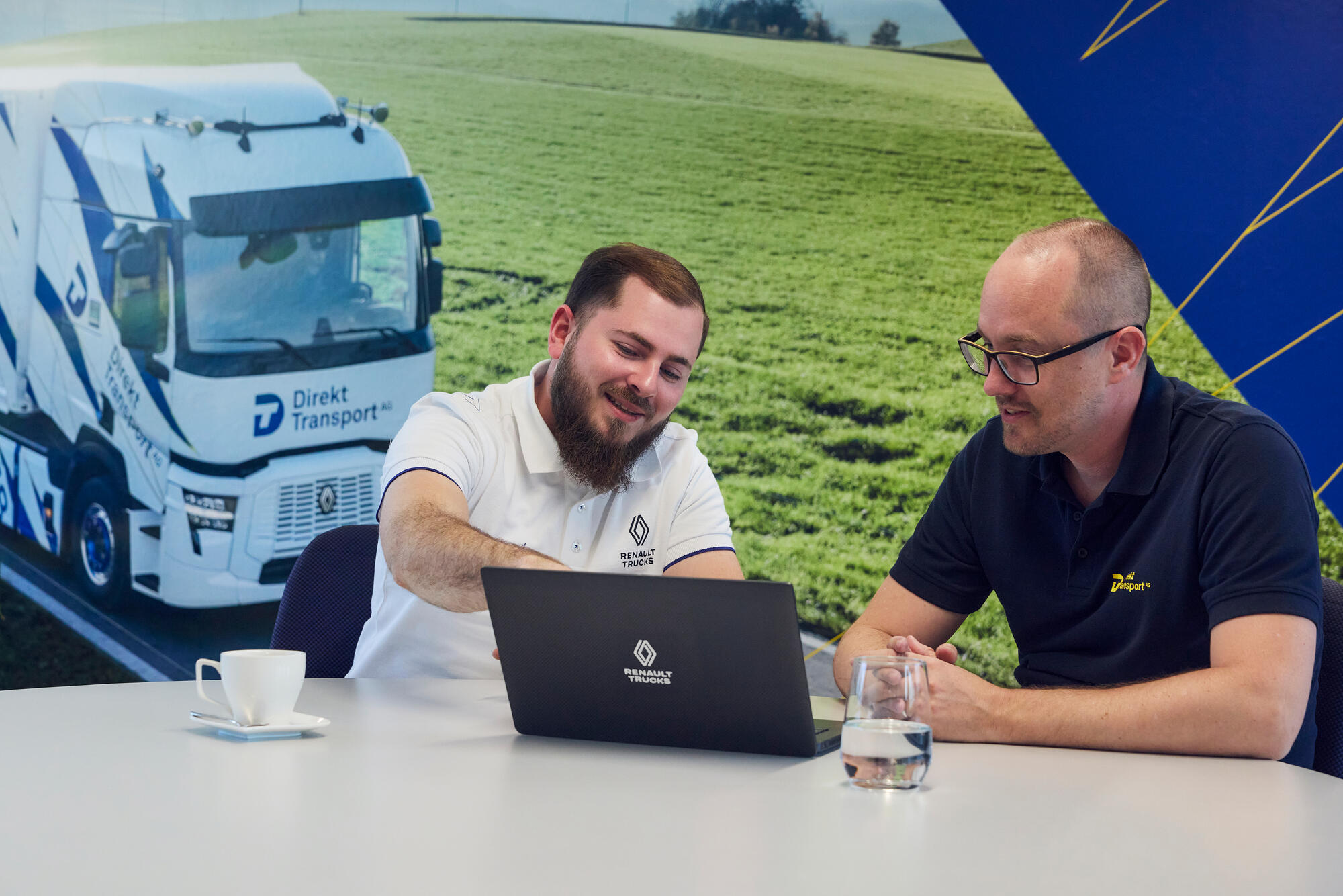 Renault Trucks is producing a series of customer testimonials highlighting: - its expertise in helping companies decarbonize their transportation fleets, - the tangible benefits for customers (environmental, economic, and operational) of our advisory and consulting approach throughout their decarbonization projects, - our company’s role as a trusted partner on these complex projects.