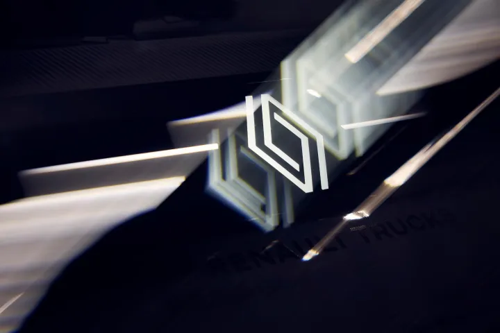 Renault Trucks E-tech logo