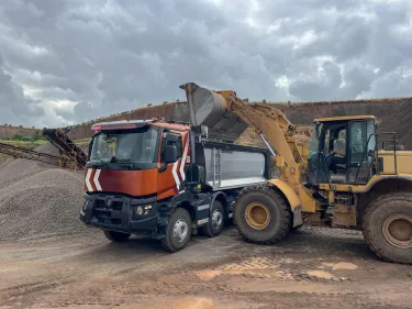 Renault Trucks Italy invited customers from various dealerships to a number of quarries to encourage them to discover and test drive its range of Renault Trucks K 8x4 vehicles, model year 2025