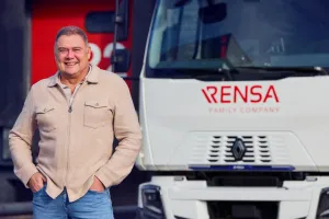 Rensa case: CEO in front of a Renault Trucks E-TECH D
