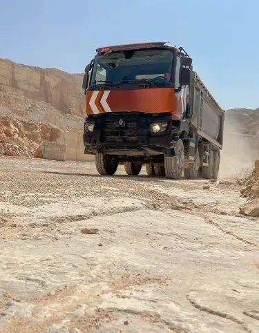 Renault Trucks Italy invited customers from various dealerships to a number of quarries to encourage them to discover and test drive its range of Renault Trucks K 8x4 vehicles, model year 2025