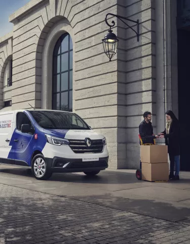Renault_Trucks_E-Tech_Trafic_01.jpg