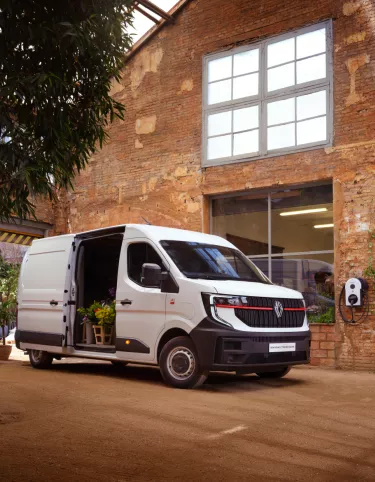 Renault Trucks Master 4 Red EDITION