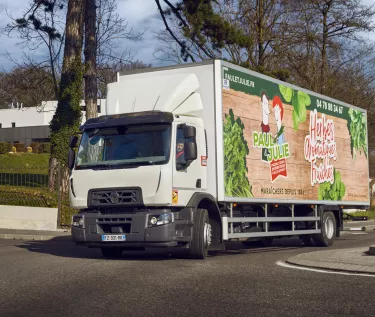 Renault Trucks D Wide equipped with a fridge for delivering fruit, vegetables and other herbs to its customers